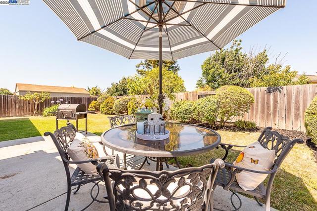 32409 Elizabeth Way, Union City CA: https://media.crmls.org/mediaz/561dfb04-abc3-49e7-8716-2623b72d497f.jpg