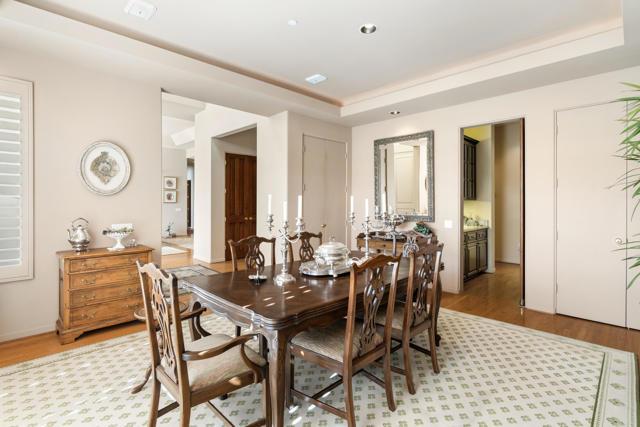 900 Dogwood Circle E, Palm Springs, CA 92264