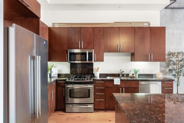 1025 Island Ave, San Diego CA: https://media.crmls.org/mediaz/561f2103-4f3d-4c8d-af60-04456dff37ac.jpg