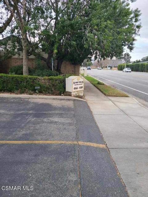 4569 Alamo Street, Simi Valley CA: https://media.crmls.org/mediaz/561f6fec-818f-4cf0-af9e-377306380297.jpg