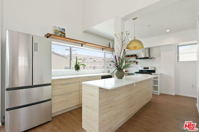 1244 14th Street, Santa Monica CA: https://media.crmls.org/mediaz/561fb682-e454-44dd-a1a6-c82dd280c68e.jpg