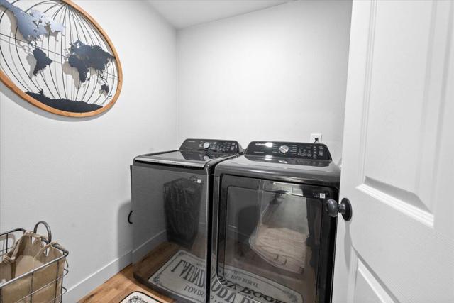 641 Highland Road, Big Bear CA: https://media.crmls.org/mediaz/56206b35-4725-47d3-9120-9229f7ef63b9.jpg