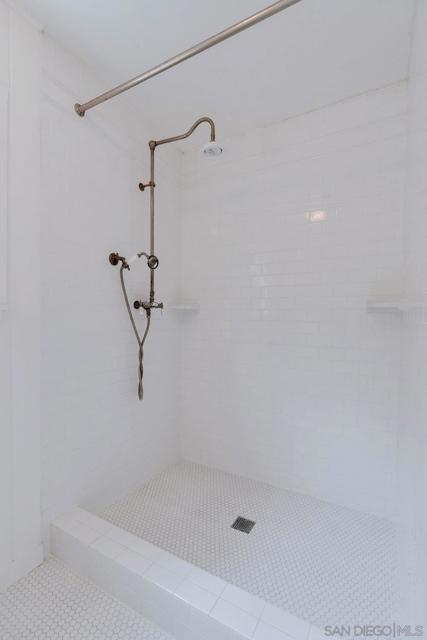 4154 Hill St, San Diego CA: https://media.crmls.org/mediaz/56208311-33e4-4bcc-9013-7ebf2b7ca2d0.jpg