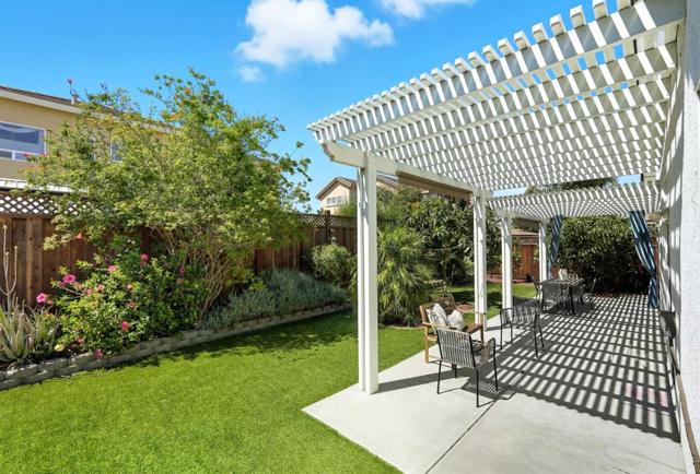 1900 Monte Vista Drive, Hollister CA: https://media.crmls.org/mediaz/5620a0b7-726d-4166-9db7-f5ed134dbe55.jpg