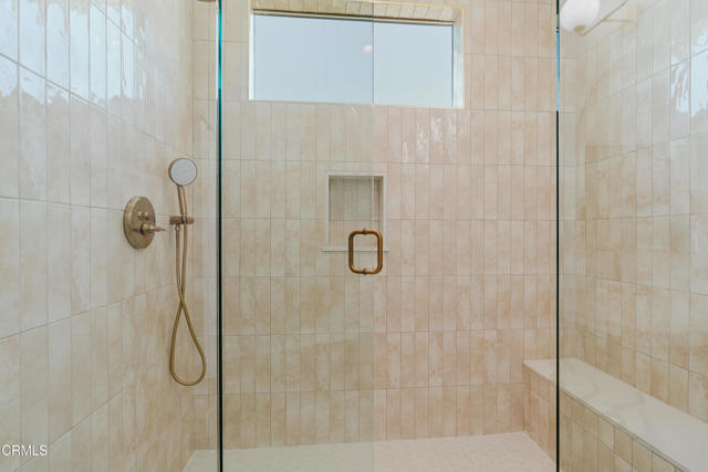 3870 W Point Drive, Los Angeles CA: https://media.crmls.org/mediaz/5620df21-64e1-4700-92e4-b29be577d998.jpg
