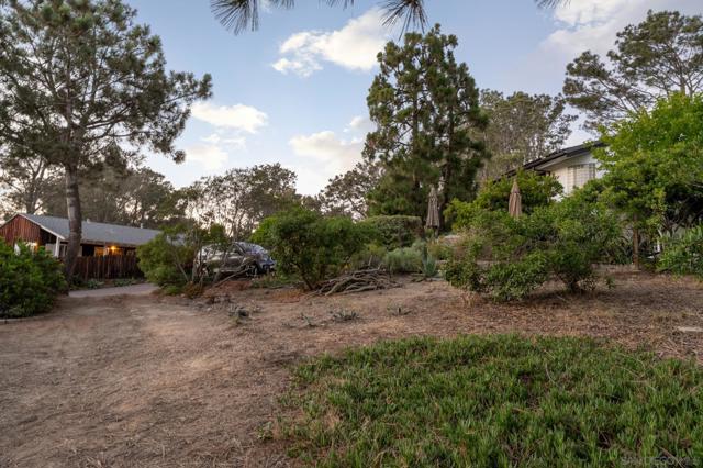 404 Pine Needles, Del Mar CA: https://media.crmls.org/mediaz/562167c3-92f5-4081-9c8d-51fea8757c38.jpg