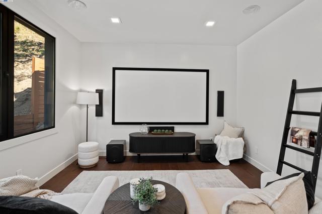 Image 41 of 53 For 6142 Ruthland Rd