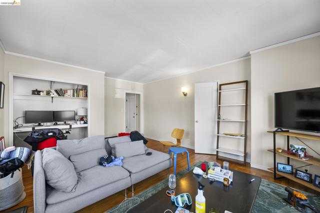 Image 9 of 38 For 367 St  