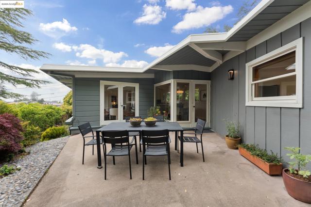 1415 Devonshire Dr, El Cerrito CA: https://media.crmls.org/mediaz/562240e0-b43e-4d26-b67d-b1ca6f8ce9b3.jpg