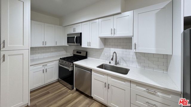 3630 Midvale Avenue, Los Angeles CA: https://media.crmls.org/mediaz/56224d73-e75f-470e-a106-d455e4dd64fb.jpg