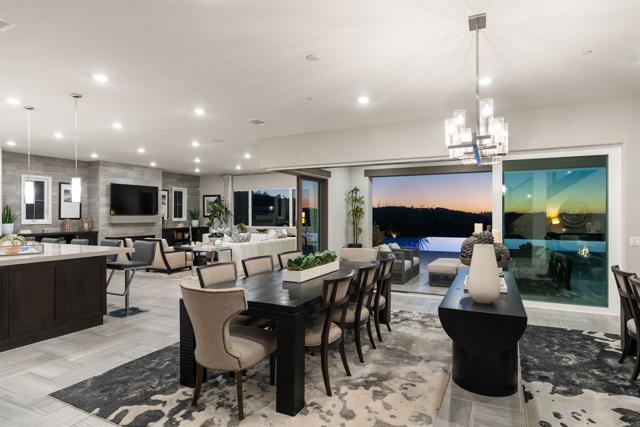 Detail Gallery Image 10 of 69 For 17028 Rendezvous Cir, San Diego,  CA 92127 - 5 Beds | 5/1 Baths