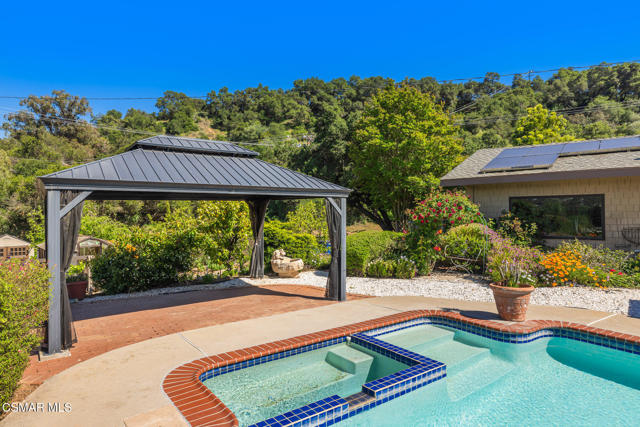 1585 Loma Drive, Ojai CA: https://media.crmls.org/mediaz/5622b012-215e-4c1c-910f-0d6bceb32955.jpg