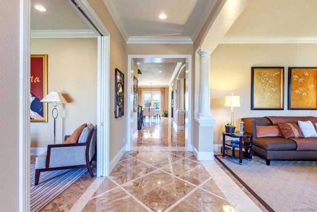 671 Via Maggiore, Chula Vista CA: https://media.crmls.org/mediaz/5622cfd4-6fc0-4d8e-bba2-f16bb176b380.jpg