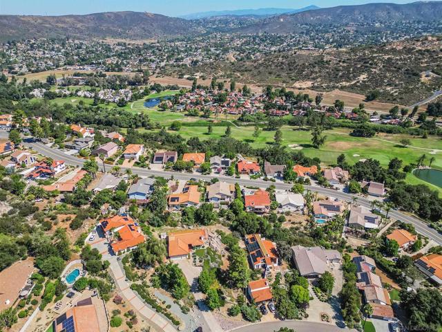 15549 Vista Vicente Dr, Ramona CA: https://media.crmls.org/mediaz/562315ee-557c-46d3-9add-3bf8d2ba057d.jpg