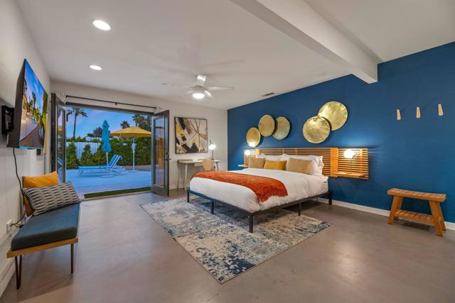 1862 N Nogales Way, Palm Springs CA: https://media.crmls.org/mediaz/5623a692-2dbe-44b5-8804-5f5641ccbb82.jpg