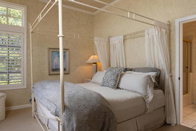 26048 Paseo Del Sur, Monterey CA: https://media.crmls.org/mediaz/56240e52-6985-45a3-aa62-e38b004595dd.jpg