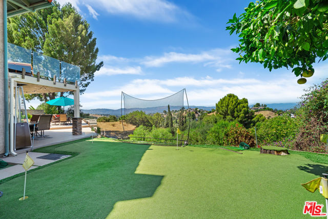 21727 Ulmus Drive, Woodland Hills CA: https://media.crmls.org/mediaz/56241b1f-f7e6-46b6-a8b9-7be0ff6d3c0c.jpg
