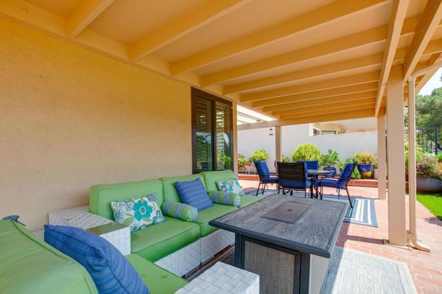 17788 Caminito Balata, San Diego CA: https://media.crmls.org/mediaz/56241ff7-2e74-4545-b7ce-c5e7eef891ff.jpg