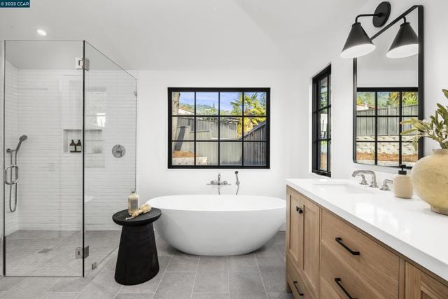 181 Lombardy Lane, Orinda CA: https://media.crmls.org/mediaz/56247c0c-931e-469d-bc52-26beade407a5.jpg