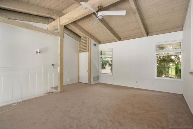2544 Navarra Rd, Carlsbad CA: https://media.crmls.org/mediaz/5624ac49-22a1-498f-b4fd-50f77f375d92.jpg