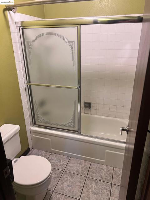 19 LISA COURT, Brentwood CA: https://media.crmls.org/mediaz/56252719-2663-49fc-8c1f-d37ea5dab3b3.jpg
