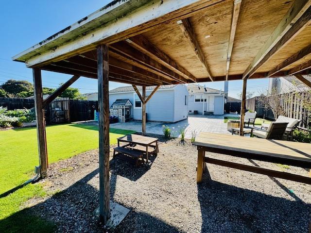 1639 Cypress Avenue, San Mateo CA: https://media.crmls.org/mediaz/56253277-1c69-4f84-ba71-34543d79b89f.jpg