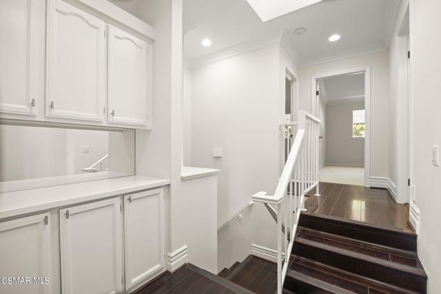 22-web-or-mls-Upmarketmedia_3123Hil-66