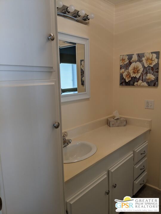 15500 Bubbling Wells Road, Desert Hot Springs CA: https://media.crmls.org/mediaz/5625bf5f-a0a7-420d-8b16-79dfd69ebc22.jpg