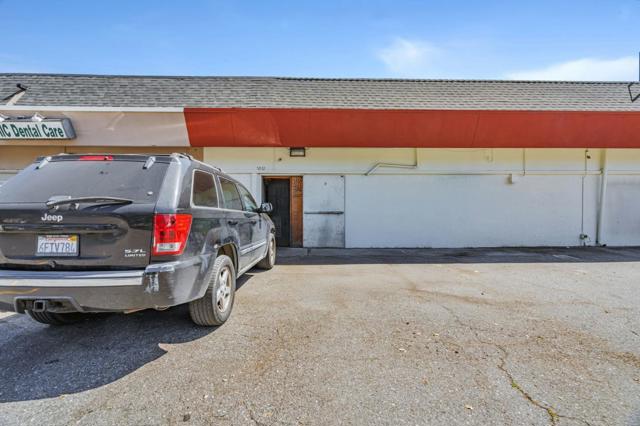 5272 5272 Monterey Road, San Jose CA: https://media.crmls.org/mediaz/5626088f-13c5-4b08-9022-071bcd34702a.jpg