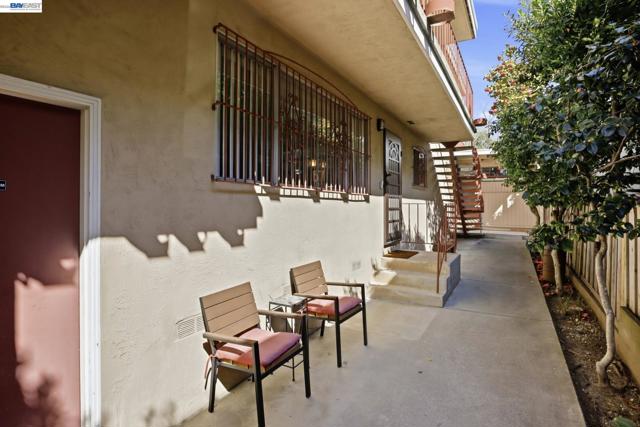 Image 6 of 48 For 2550 Damuth St