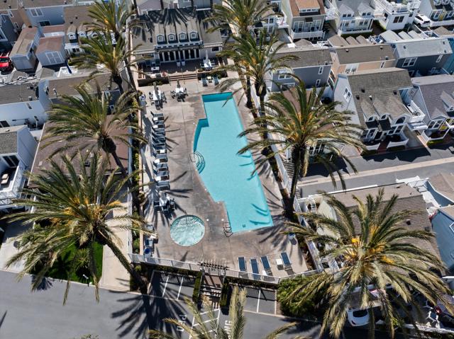 37 El Paseo Street, Newport Beach CA: https://media.crmls.org/mediaz/562686a8-083a-4b0e-ae0e-7a5394180aee.jpg