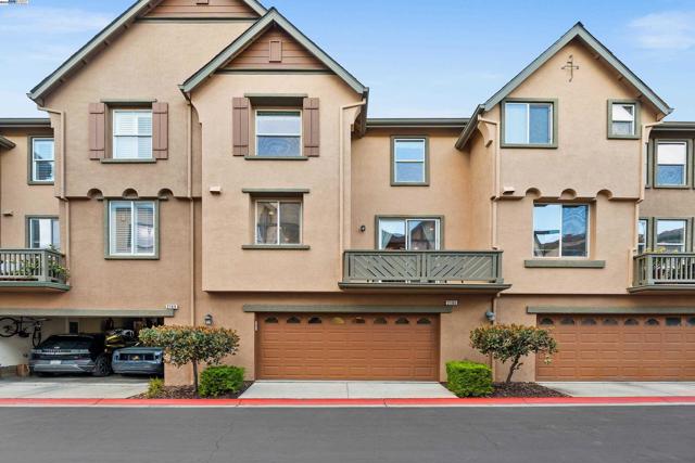 2165 Watermill Rd, San Ramon CA: https://media.crmls.org/mediaz/56269365-967c-4e8a-a304-99464bd1a8a7.jpg