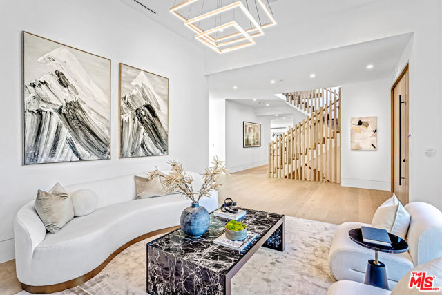 17228 Otsego Street, Encino CA: https://media.crmls.org/mediaz/56274db8-9068-4b41-9ab7-42fca7de99c9.jpg