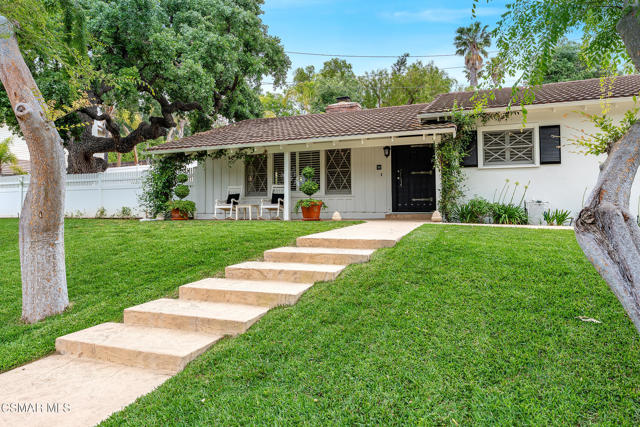566 Rancho Road, Thousand Oaks CA: https://media.crmls.org/mediaz/56287db5-ffe2-48a0-bad8-60ea8d0ba1aa.jpg