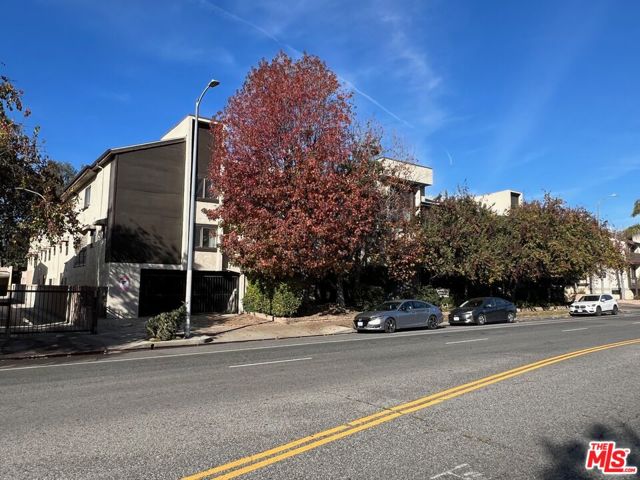 Photo of 4919 Laurel Canyon Boulevard #18, Valley Village, CA 91607