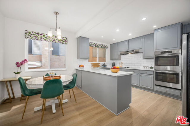 1520 Camden Avenue, Los Angeles CA: https://media.crmls.org/mediaz/56291a77-b05c-4e62-8cab-54ed9360108d.jpg