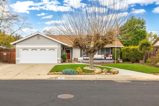 2889 Biddleford Drive, San Ramon CA: https://media.crmls.org/mediaz/56297161-e4c5-43b1-88aa-3799f73302bb.jpg