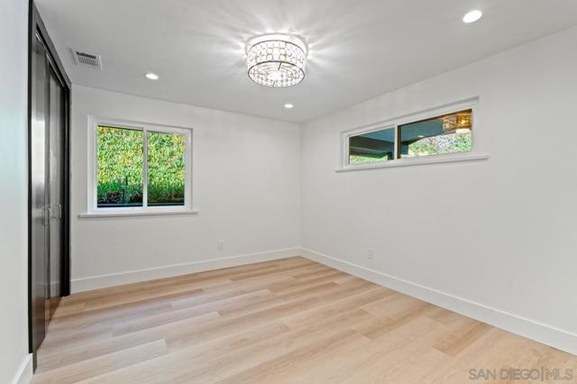4911 Beaumont Dr, La Mesa CA: https://media.crmls.org/mediaz/5629c7ac-486f-4164-8a5c-7194bbec7766.jpg