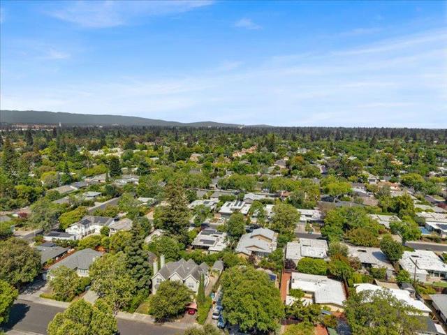 883 Rorke Way, Palo Alto CA: https://media.crmls.org/mediaz/562a96a4-c9a2-458c-8b6c-b4c20cf728a7.jpg