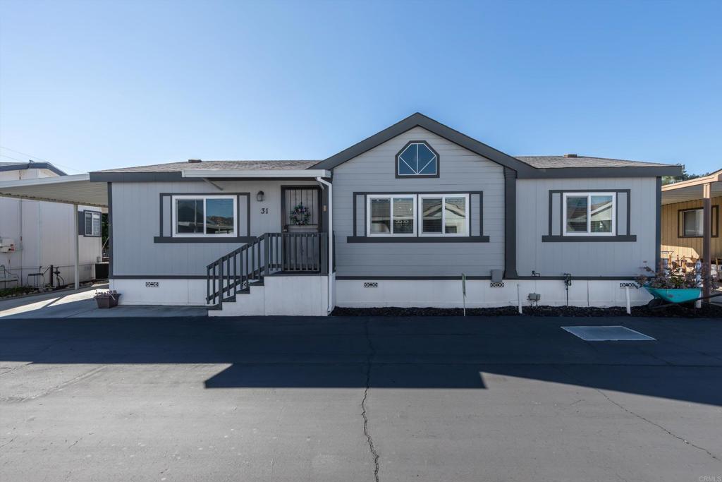 211 Citrus Avenue