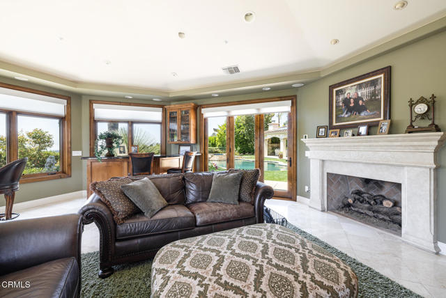 20 Via Terrasol, Camarillo CA: https://media.crmls.org/mediaz/562b2079-02c8-4e6a-9e3f-349980f73c63.jpg