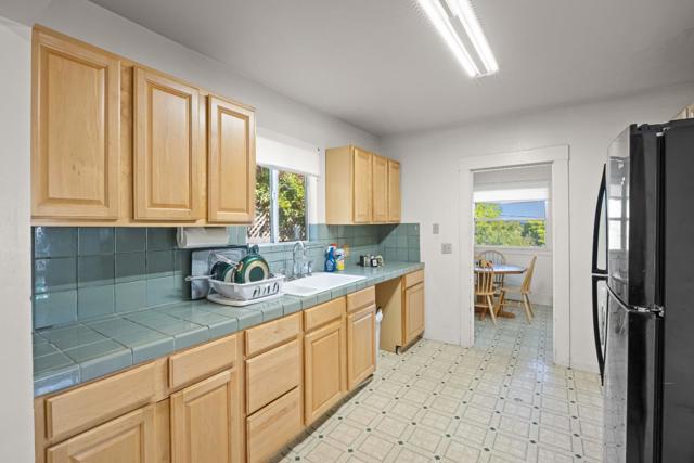 3121 Monticello Avenue, Oakland CA: https://media.crmls.org/mediaz/562b55b4-15c5-49e0-8ec2-3eecd2f1680e.jpg