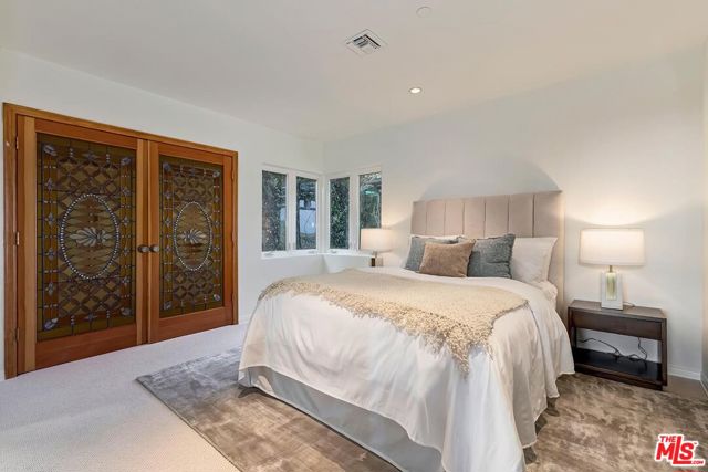 3595 Wonder View Drive, Los Angeles CA: https://media.crmls.org/mediaz/562bd57e-6889-41fc-933e-114289a22009.jpg