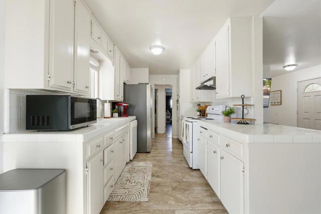 816 Bowen Avenue, Modesto CA: https://media.crmls.org/mediaz/562c2063-6441-418e-a322-97825ac244d7.jpg