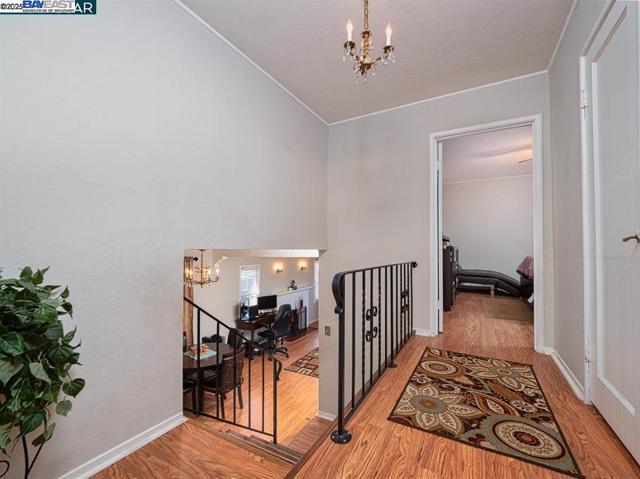 2130 102Nd Ave, Oakland CA: https://media.crmls.org/mediaz/562c34c3-a441-40c7-9a8a-5441ea8133ed.jpg