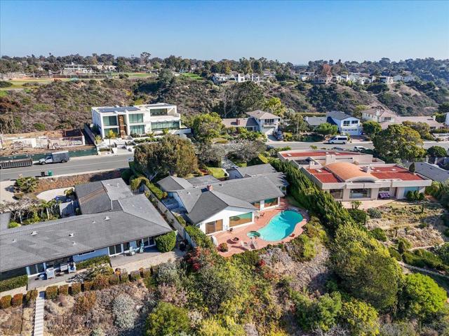 8294 Prestwick Dr, La Jolla CA: https://media.crmls.org/mediaz/562c91c0-dfdd-495e-9dd7-a7f2a8d7304e.jpg