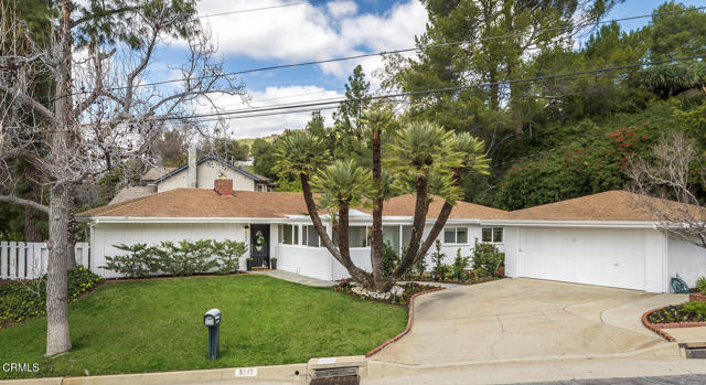 5045 Redwillow Lane, La Canada Flintridge CA: https://media.crmls.org/mediaz/562c96a6-5f1d-4a64-b6cb-c843043e964e.jpg