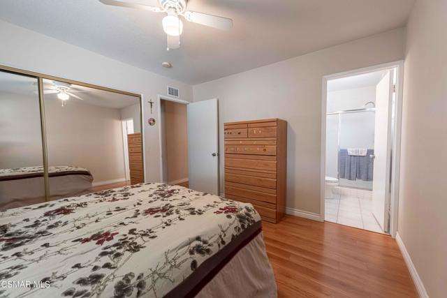 4894 Muirwood Court, Simi Valley CA: https://media.crmls.org/mediaz/562cbc6e-02e5-4290-8375-401d391f89b2.jpg