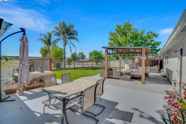 1969 Buena Vista Ave, Livermore CA: https://media.crmls.org/mediaz/562d176b-49f9-4556-819e-66beb096039c.jpg