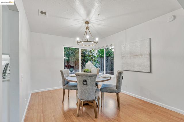 4414 Willow Glen Ct, Concord CA: https://media.crmls.org/mediaz/562db697-3116-4901-a9c4-a068a180a416.jpg